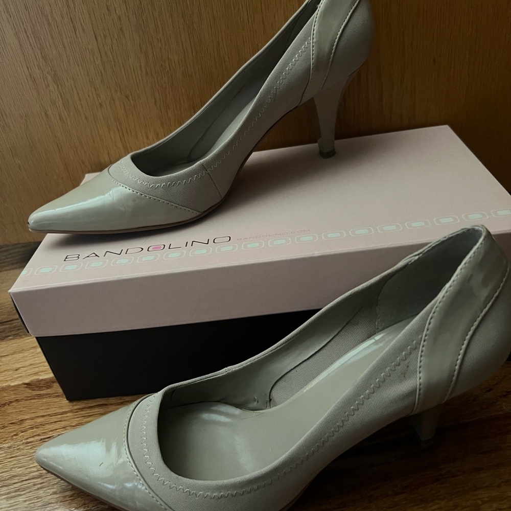 Bandolino Cream Heels Elegant Medium Height